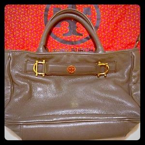 💯😍 Tory Burch Shoulder Bag with strip